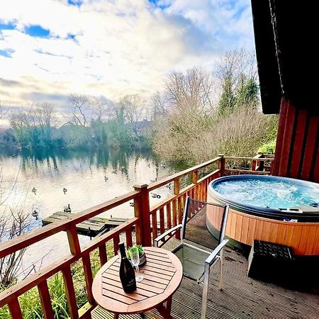 Holly Lodge 12 Hot Tub York Exterior photo